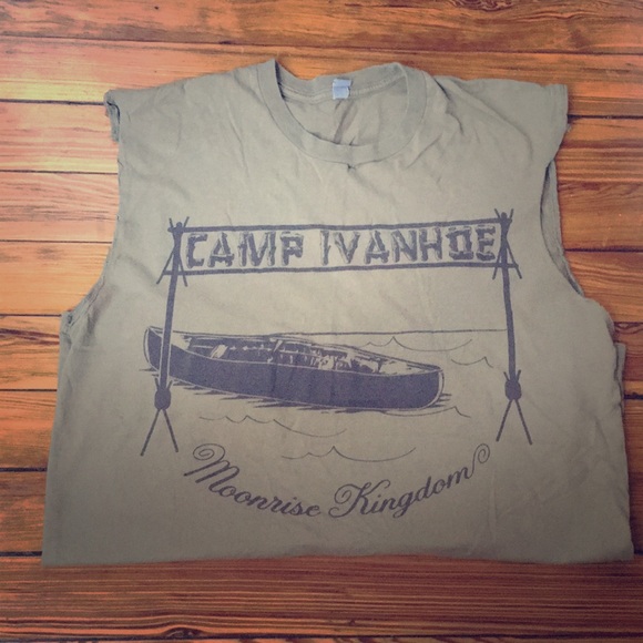 Tops - • “Moonrise Kingdom” Fan Tee •